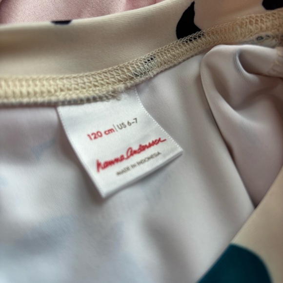 HA Floral Rashguard - Picture 3 of 4